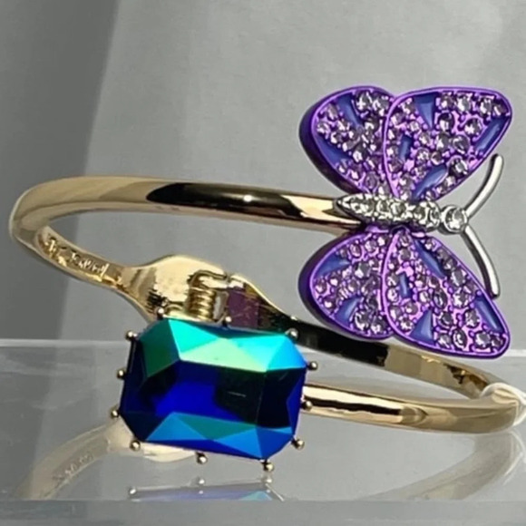 BETSEY JOHNSON Purple Glitter Butterfly & Blue-Green Crystal Hinge Bracelet NWT - Picture 4 of 9